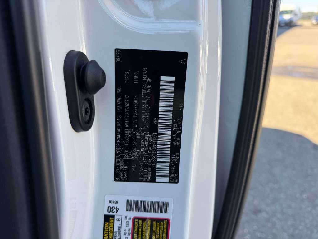 Used 2025 Toyota Sienna LE w/ LE Plus Package AWD/4WD image 33