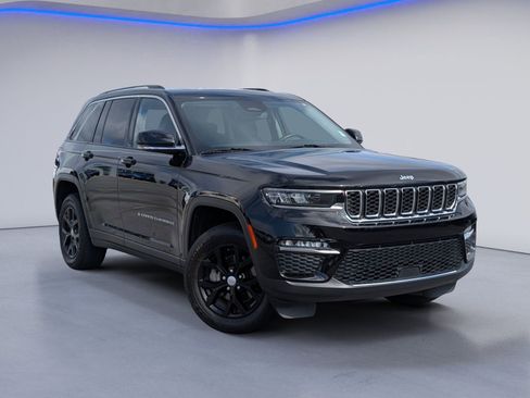 Used 2022 Jeep Grand Cherokee Limited image 2