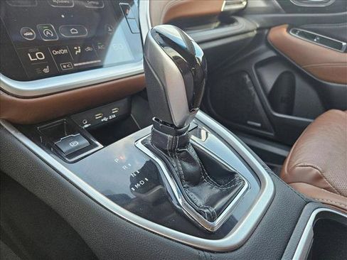 Used 2020 Subaru Outback Touring w/ Popular Package #2 image 12