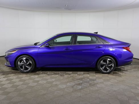 Certified 2023 Hyundai Elantra Limited w/ Preferred Accessory Package image 13