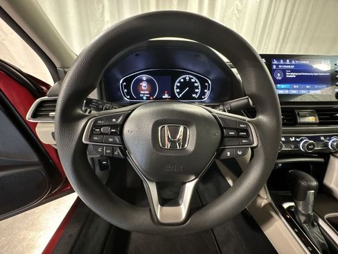 Used 2019 Honda Accord EX image 22