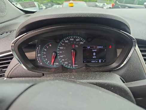Used 2019 Chevrolet Trax LT w/ LT Convenience Package AWD/4WD image 3