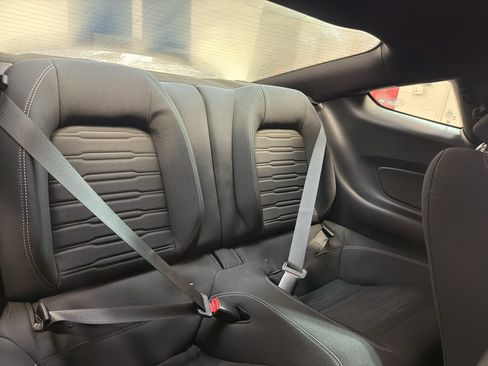 Used 2017 Ford Mustang Coupe RWD image 24