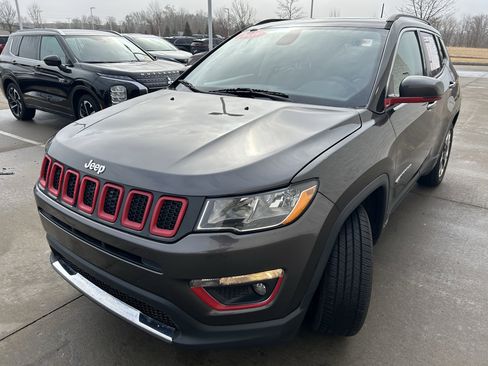 Used 2018 Jeep Compass Limited w/ Navigation Group image 3
