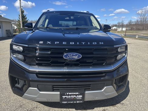 Used 2025 Ford Expedition Max Platinum image 14
