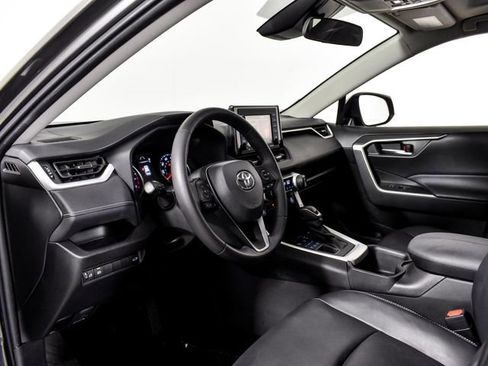 Used 2022 Toyota RAV4 XLE Premium w/ Carpet Mat Package (TMS) AWD/4WD image 20