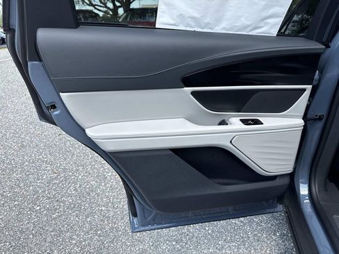 New 2026 Lincoln Nautilus Premier AWD/4WD image 13