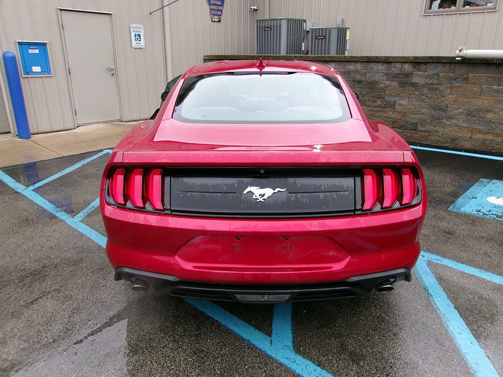 Used 2020 Ford Mustang Coupe RWD image 5
