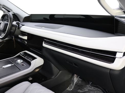 New 2026 Lincoln Navigator Black Label image 15