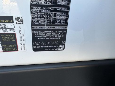 Used 2025 Land Rover Range Rover Sport SE image 33