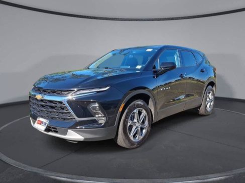 Used 2025 Chevrolet Blazer LT AWD/4WD image 1