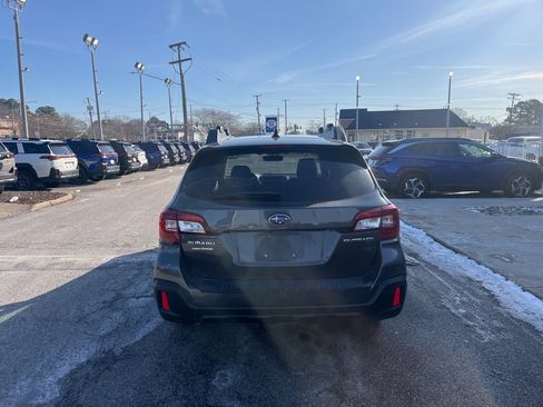 Used 2019 Subaru Outback 2.5i Premium image 5