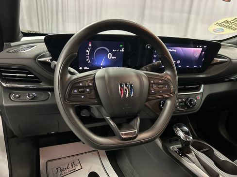 Used 2025 Buick Envista Preferred FWD image 15