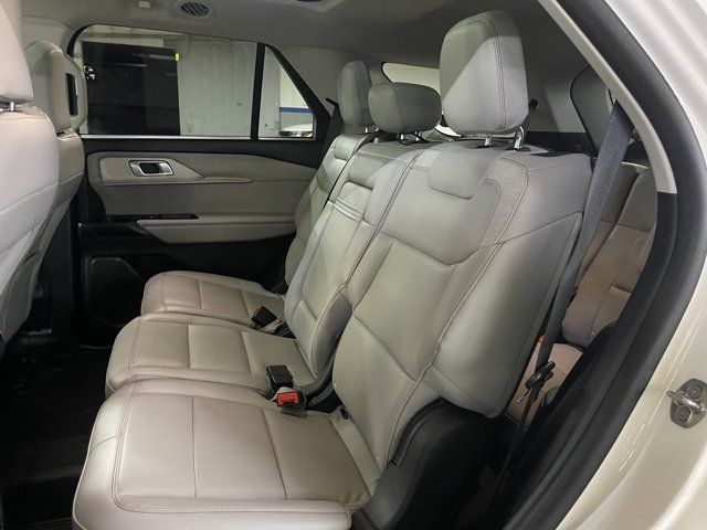 Certified 2025 Ford Explorer Active w/ Active Comfort Package AWD/4WD image 17