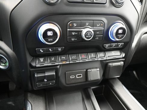 Used 2022 GMC Sierra 3500 Denali image 17