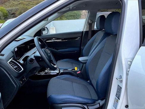 Certified 2025 Kia Seltos S image 14