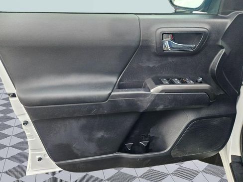 Used 2023 Toyota Tacoma TRD Sport w/ Advanced Technology Package image 10