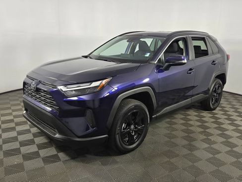 Used 2025 Toyota RAV4 XLE AWD/4WD image 3