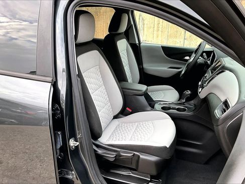 Used 2020 Chevrolet Equinox LS w/ LS Convenience Package image 8