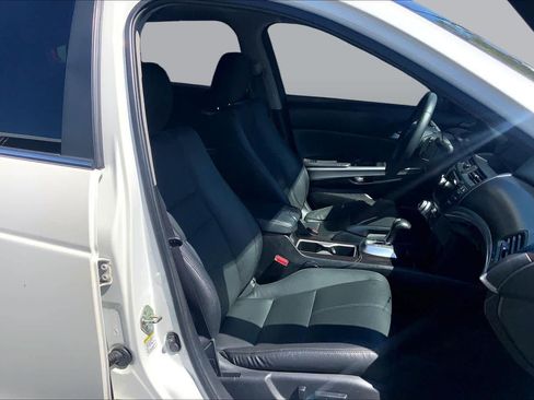 Used 2015 Honda Crosstour EX-L image 8