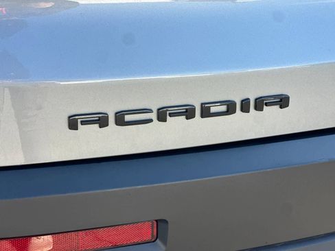 Used 2023 GMC Acadia SLT w/ Elevation Edition image 29