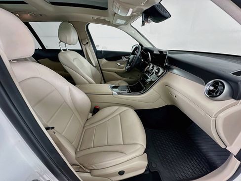 Certified 2022 Mercedes-Benz GLC 300 image 28