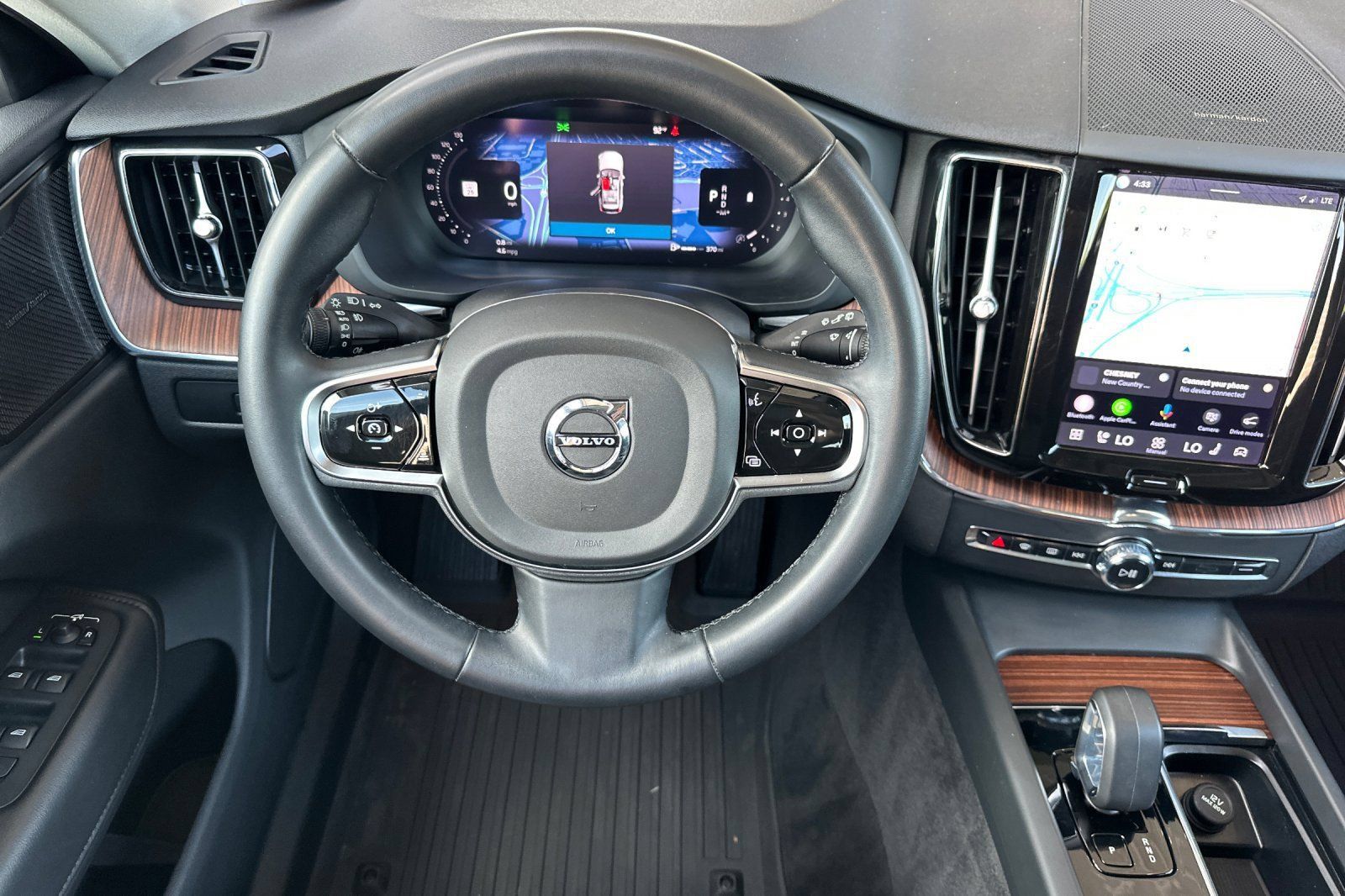 Used 2023 Volvo XC60 B5 Plus w/ Climate Package AWD/4WD image 14
