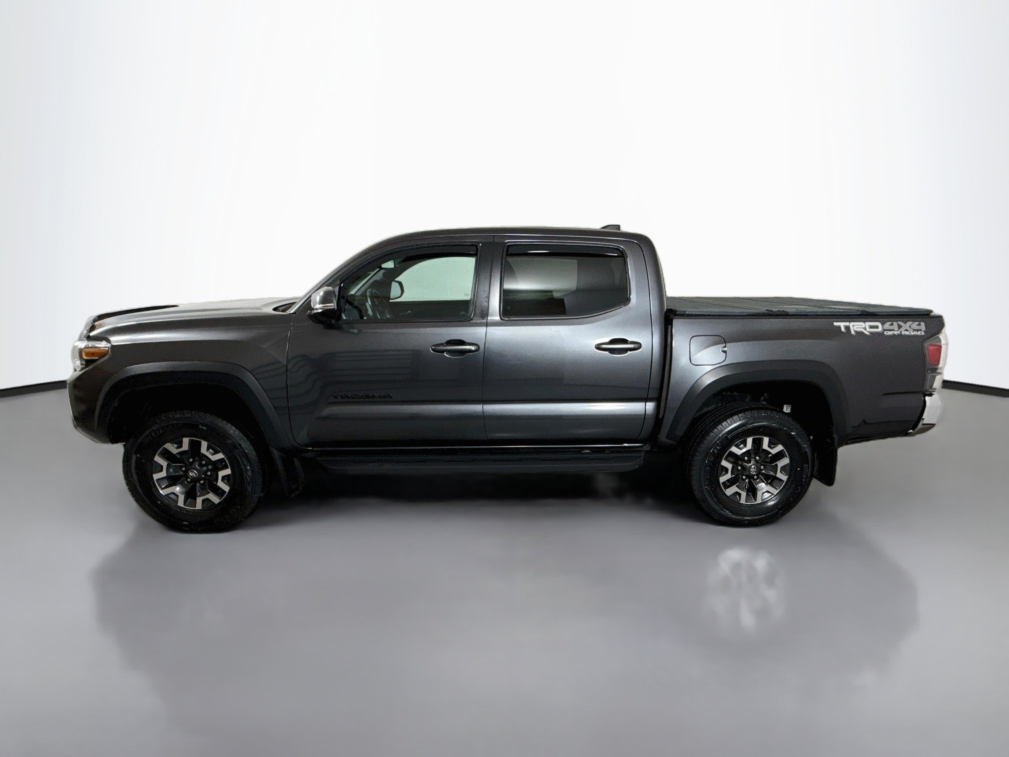 Used 2021 Toyota Tacoma TRD Off-Road AWD/4WD image 4