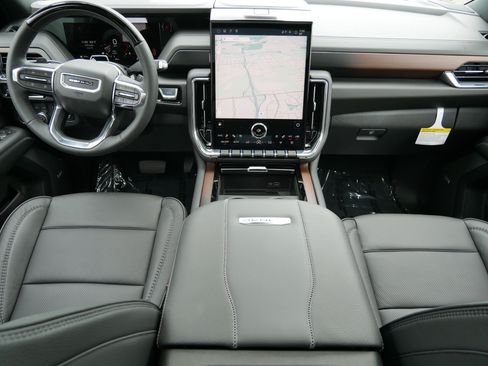 New 2026 GMC Yukon XL Denali w/ Denali Reserve Package AWD/4WD image 9