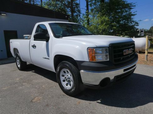 Used 2010 GMC Sierra 1500 W/T w/ Skid Plate Package AWD/4WD image 3