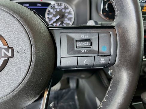 Used 2023 Nissan Rogue SL w/ SL Premium Package FWD image 16