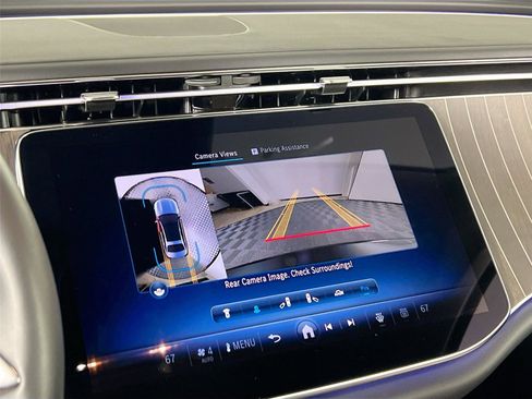 Used 2025 Mercedes-Benz E 350 4MATIC Sedan image 15