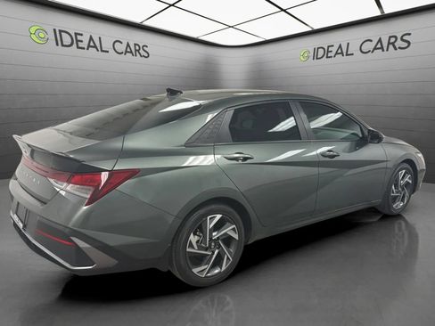 Used 2025 Hyundai Elantra Sport FWD image 5