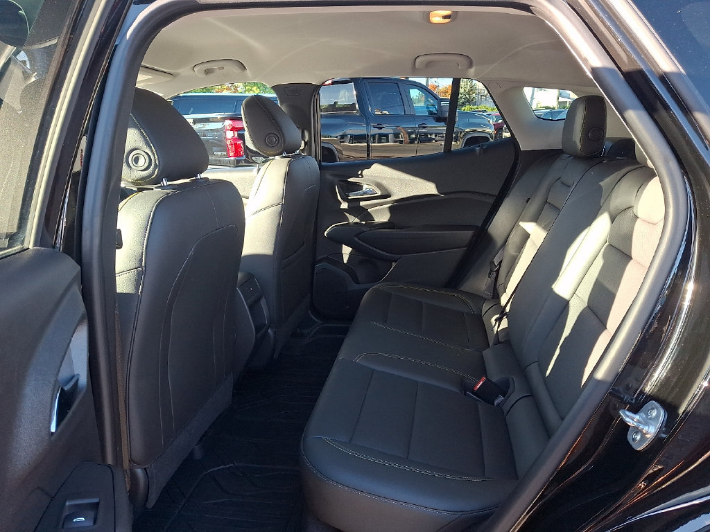 Used 2025 Chevrolet Trax ACTIV w/ Driver Confidence Package FWD image 10