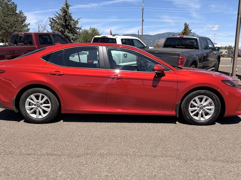 Used 2025 Toyota Camry LE w/ Convenience Package FWD image 8
