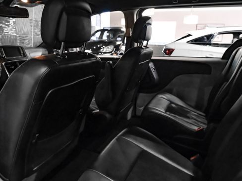 Used 2018 Dodge Grand Caravan SXT FWD image 32