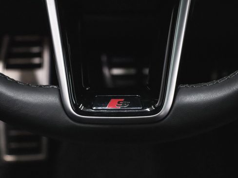 Used 2024 Audi S8 image 41