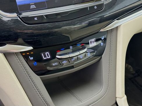 Used 2023 Cadillac XT6 Premium Luxury FWD image 16