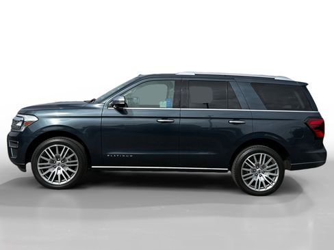 Used 2022 Ford Expedition Platinum AWD/4WD image 2