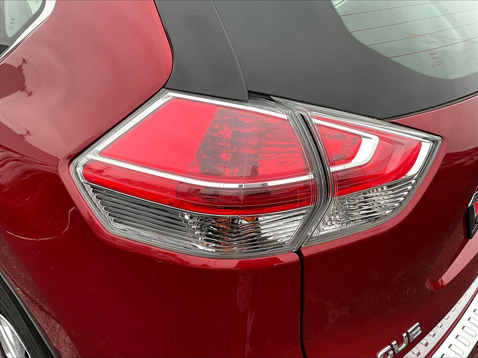 Used 2014 Nissan Rogue S AWD/4WD image 23