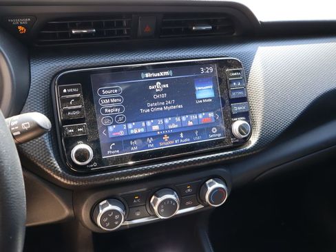 Used 2023 Nissan Kicks SV FWD image 6
