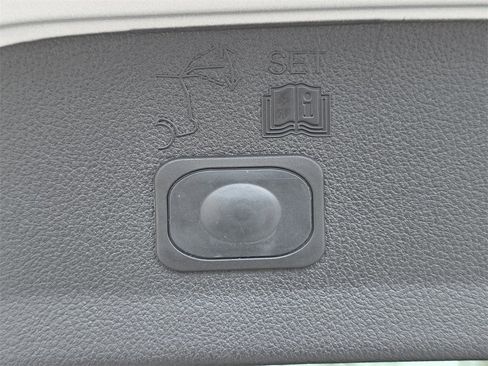 Used 2014 Ford Escape Titanium image 14