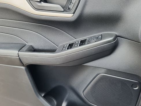 Used 2022 Ford Escape SE FWD image 9