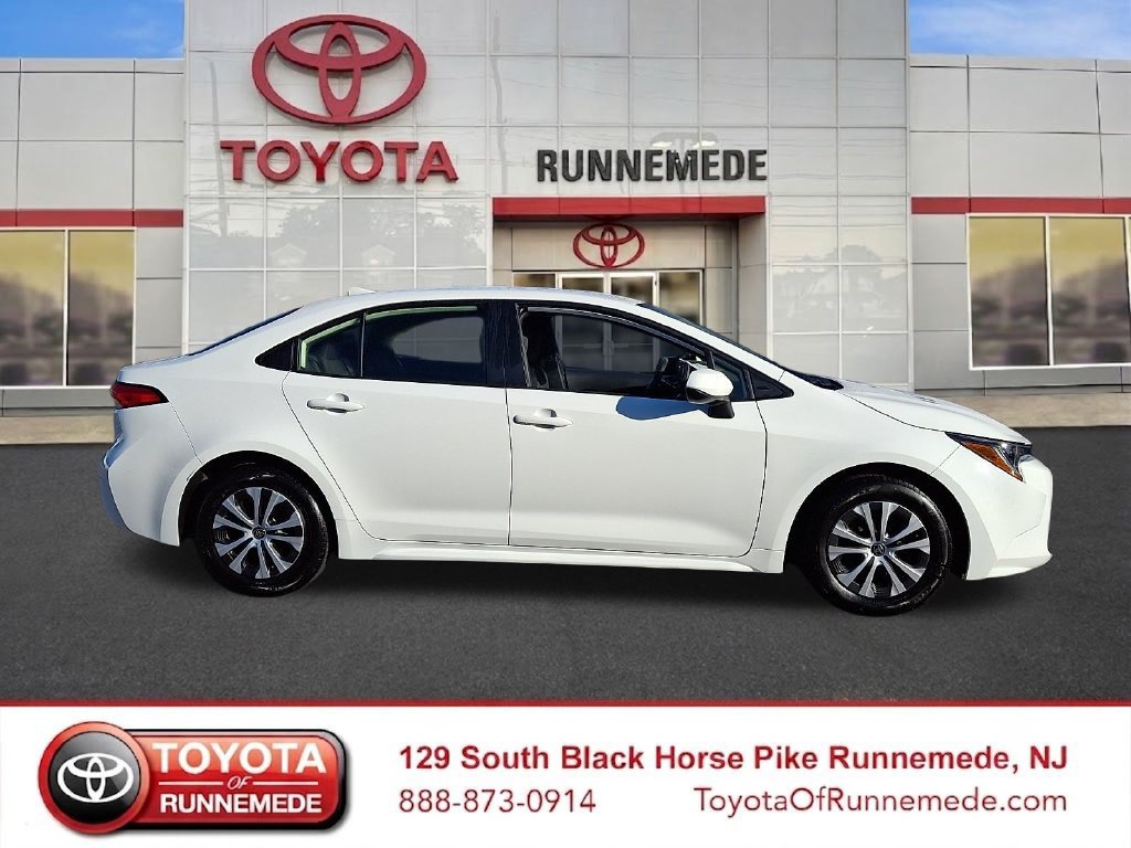 Certified 2022 Toyota Corolla LE FWD image 7