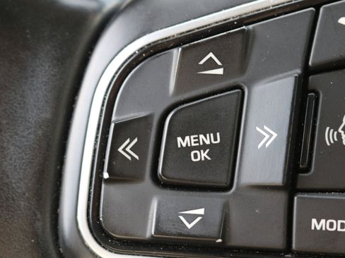 Used 2017 Jaguar F-PACE Prestige image 14