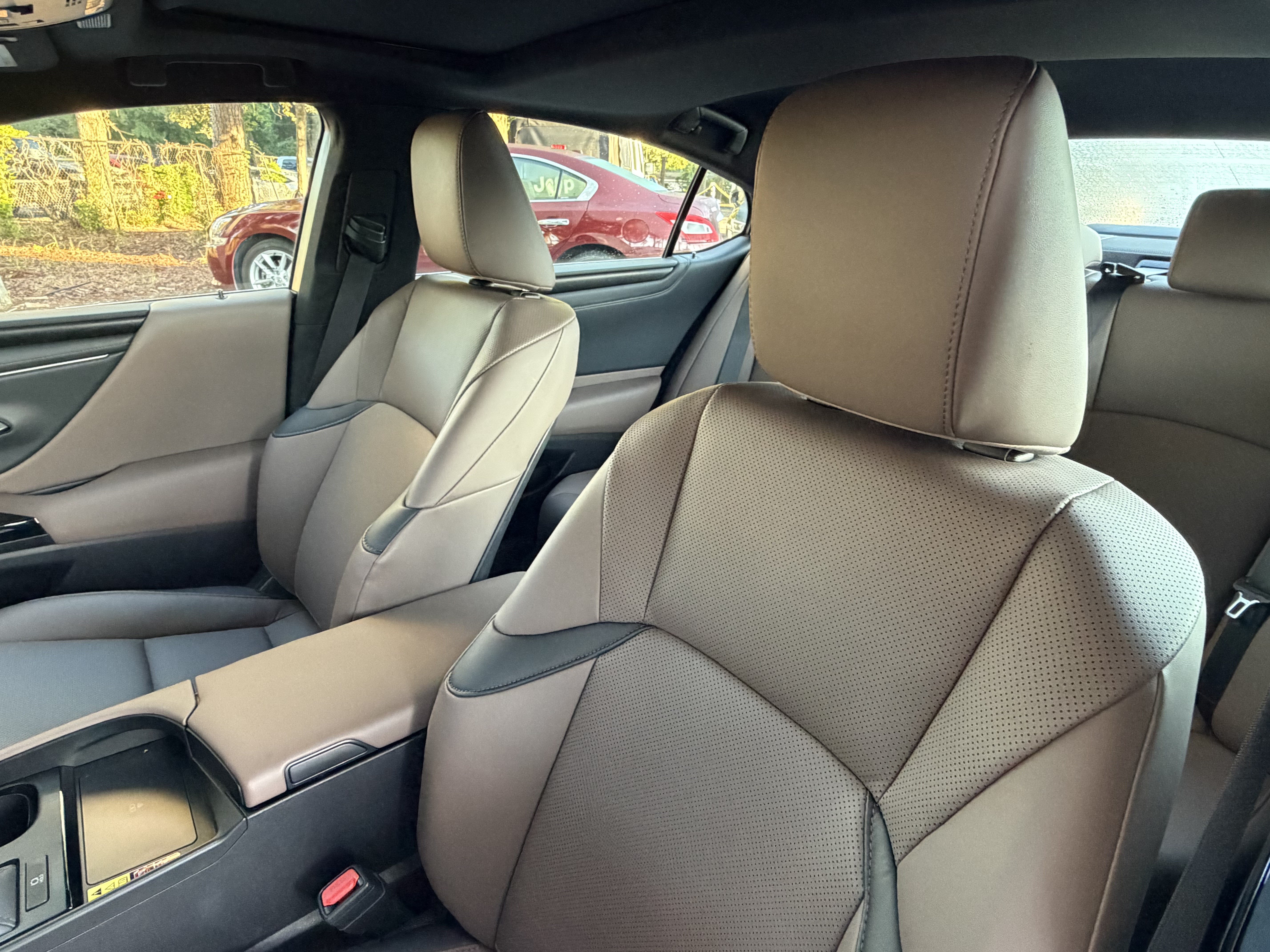 Used 2025 Lexus ES 350 w/ Premium Package FWD image 17