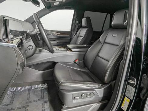 Used 2021 Cadillac Escalade Luxury AWD/4WD image 14