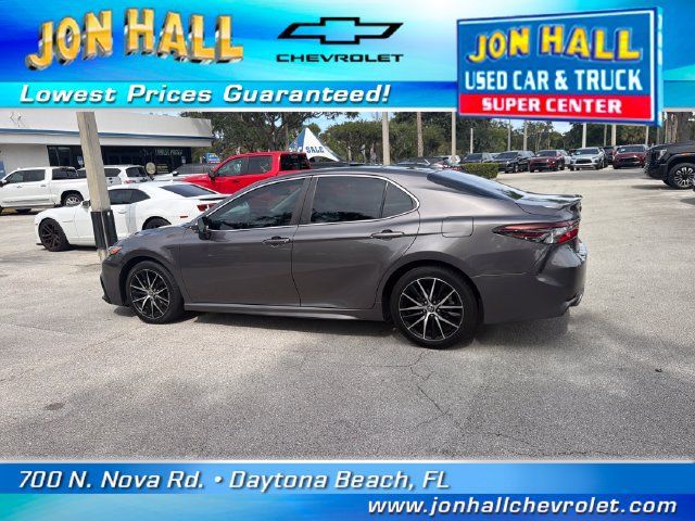 Used 2021 Toyota Camry SE w/ Convenience Package FWD image 5