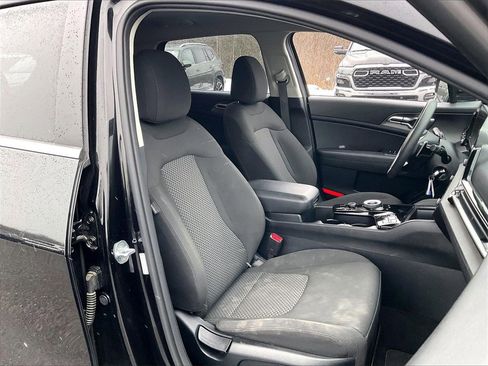 Certified 2023 Kia Sportage LX image 10