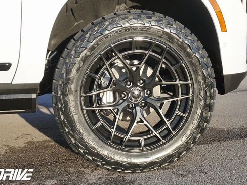 Used 2026 GMC Yukon Denali Ultimate image 13